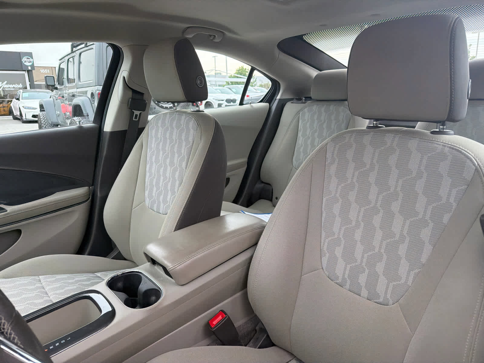 Used 2015 Chevrolet Volt w/ Enhanced Safety Package 1 FWD image 7