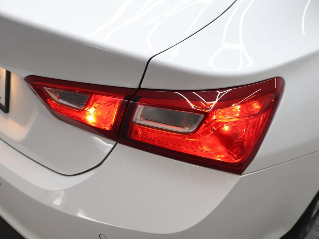 Used 2024 Chevrolet Malibu LS FWD image 31