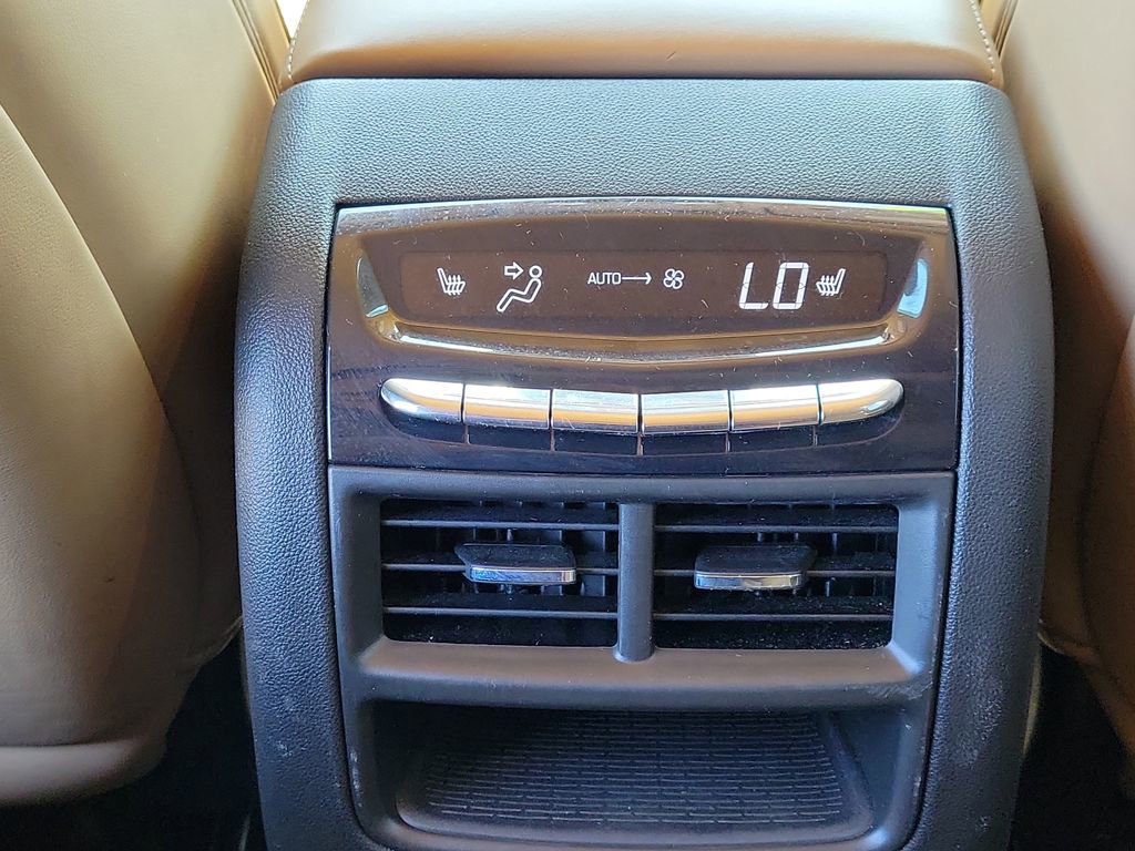 Used 2017 Cadillac XT5 Platinum w/ Driver Assist Package image 14