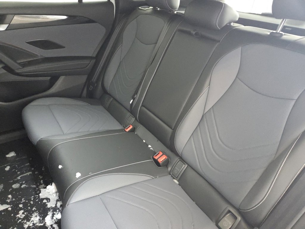 New 2026 Volkswagen Tiguan SE R-Line image 8