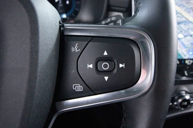Certified 2025 Volvo XC40 B5 Ultra w/ Protection Package Premier AWD/4WD image 18