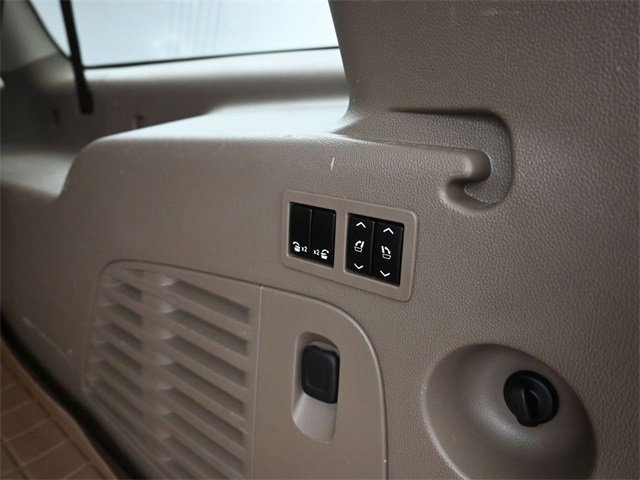 Used 2017 GMC Yukon XL SLT w/ Open Road Package image 34