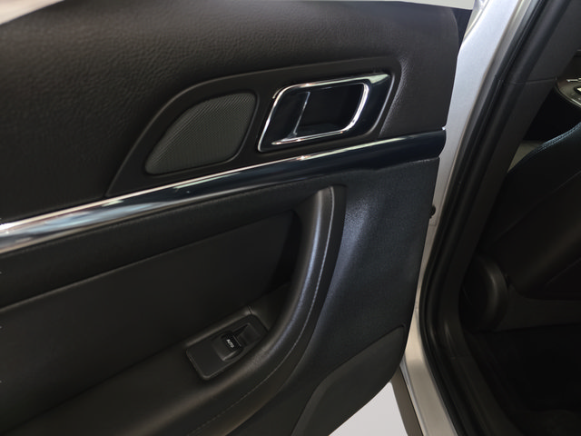 Used 2016 Lincoln MKS FWD image 24