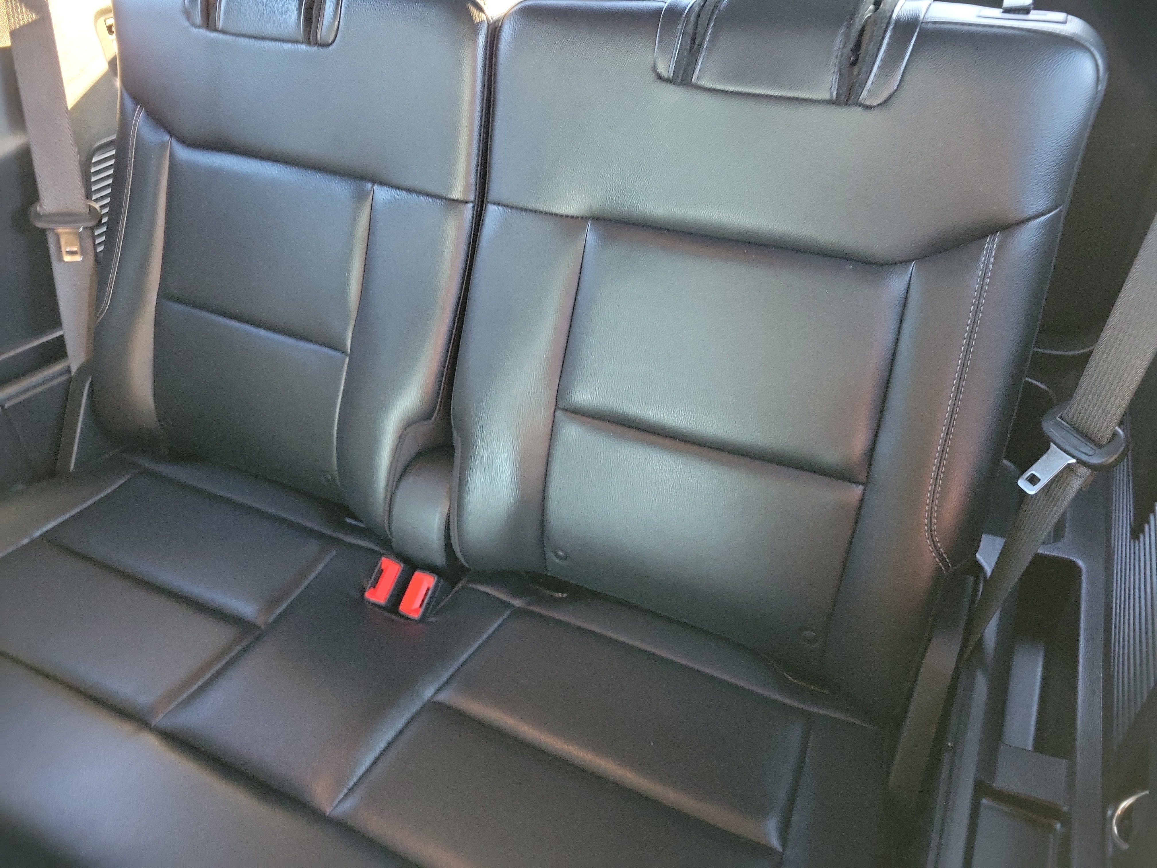 Used 2020 Ford Explorer XLT w/ Equipment Group 202A AWD/4WD image 15