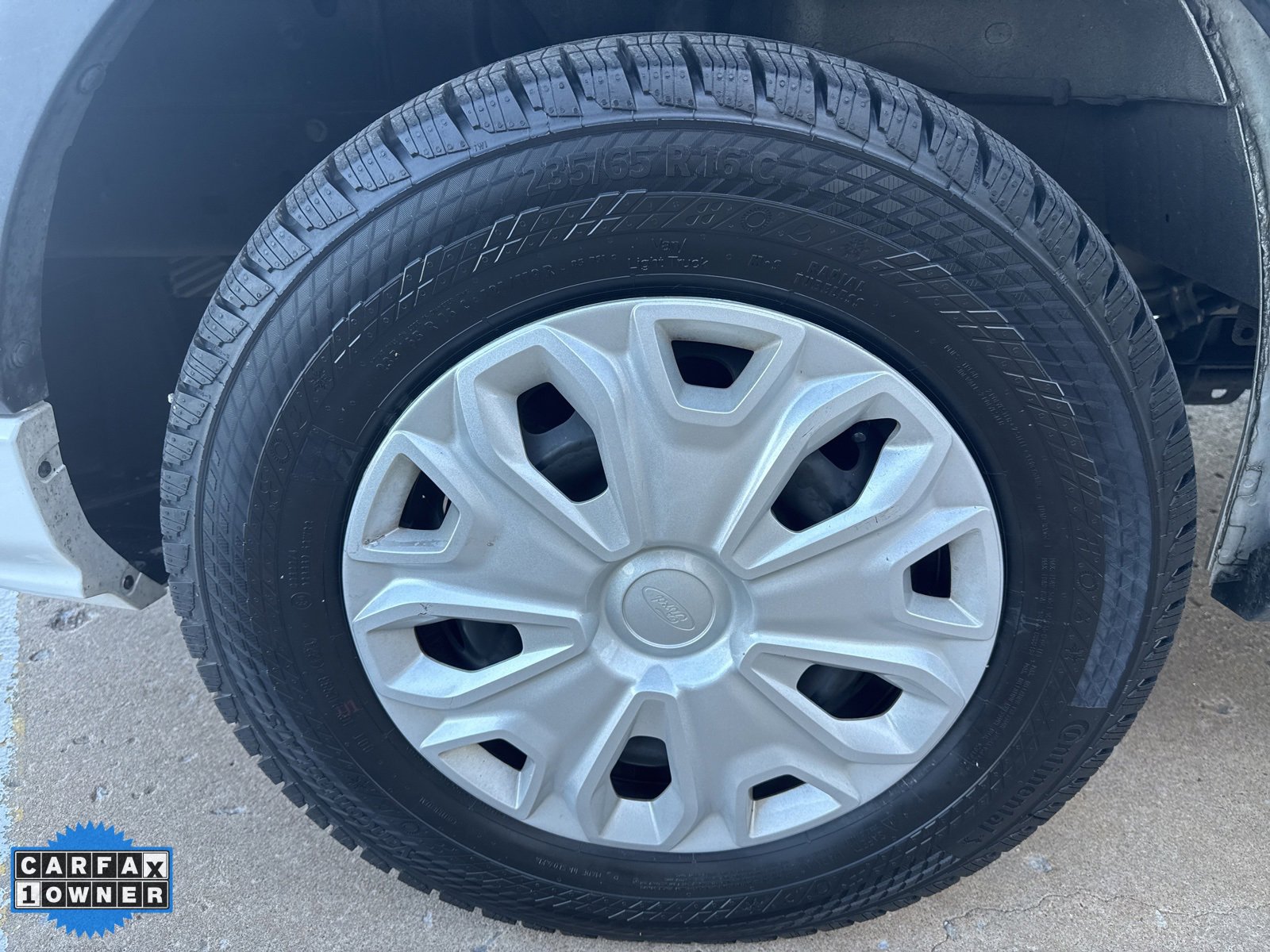 Used 2023 Ford Transit 350 XLT image 3