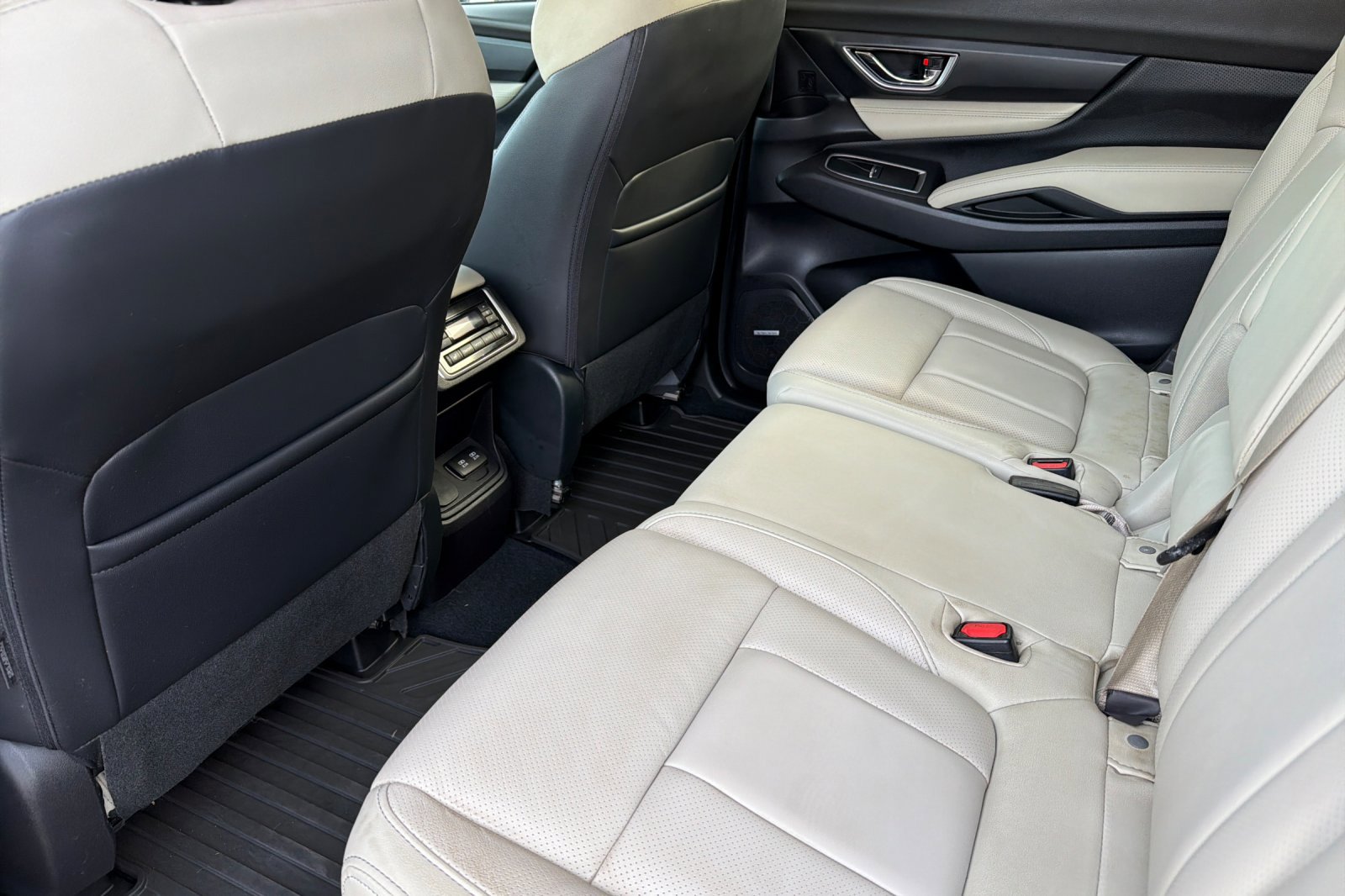 Used 2021 Subaru Ascent Limited w/ Technology Package image 12