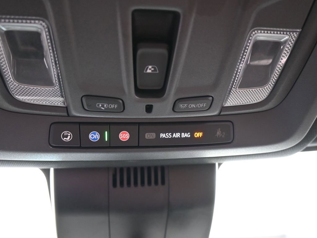 Used 2023 Chevrolet Silverado 1500 High Country w/ Technology Package image 36