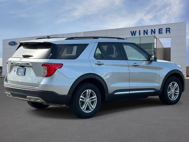 Certified 2023 Ford Explorer XLT w/ Equipment Group 202A AWD/4WD image 4
