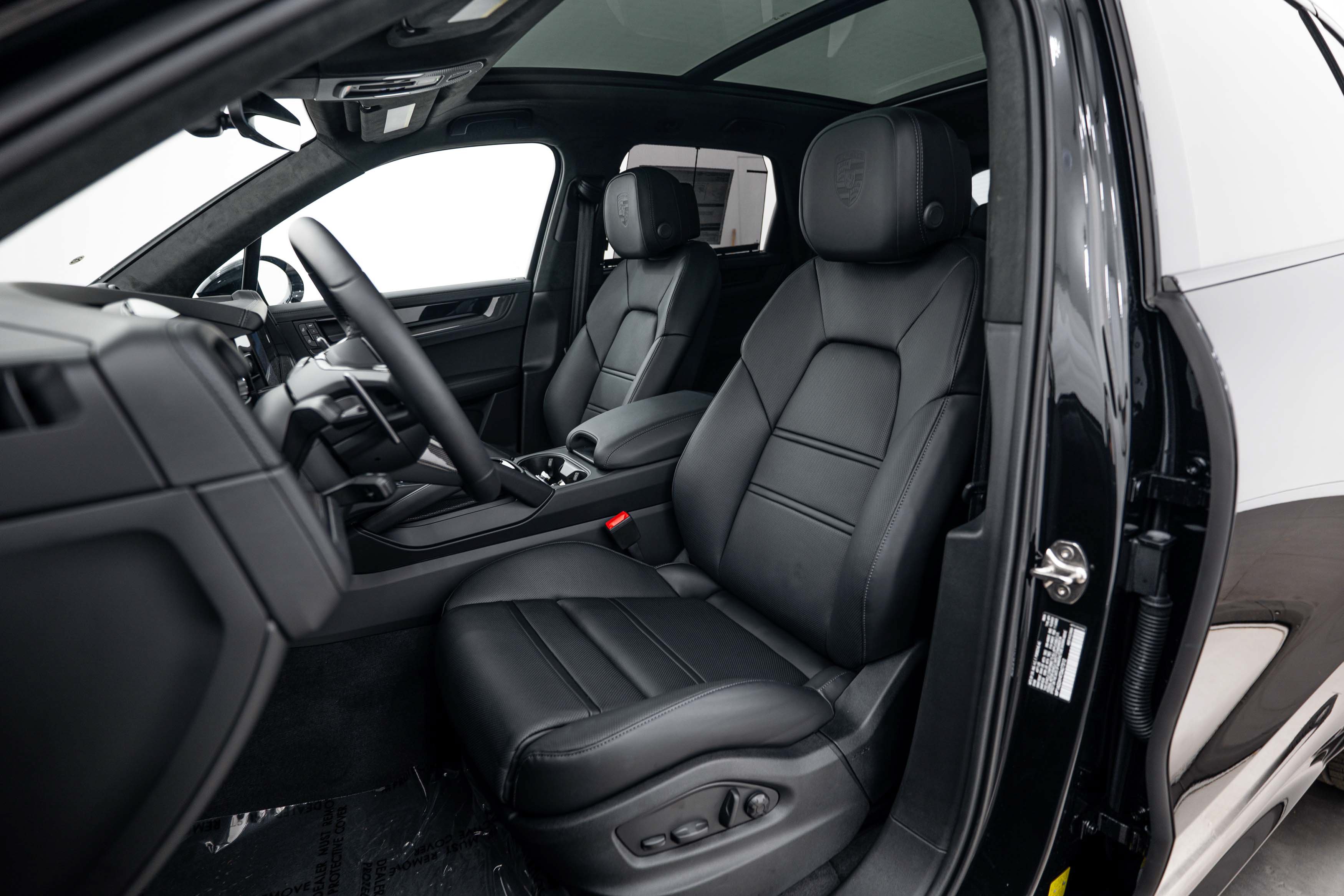 New 2026 Porsche Cayenne GTS AWD/4WD image 5