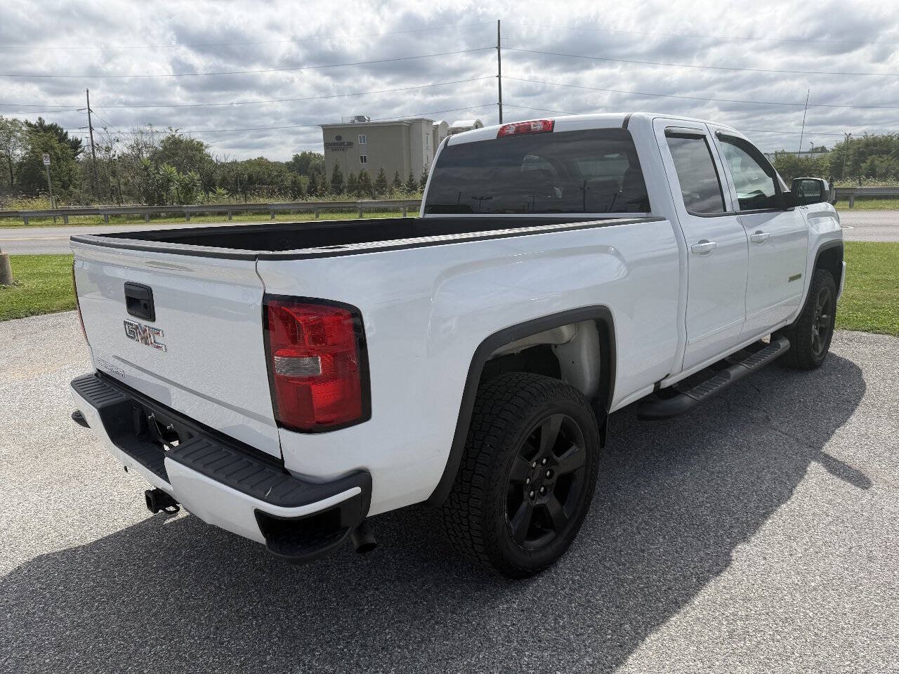 Used 2017 GMC Sierra 1500 4x4 Double Cab w/ Elevation Edition image 6