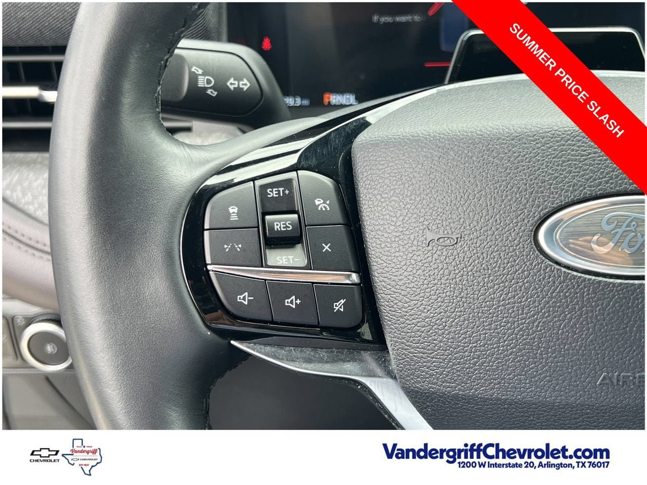 Used 2025 Ford Explorer Platinum w/ LUX Leather Package AWD/4WD image 8