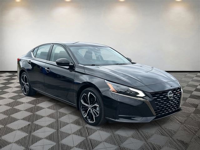 Used 2023 Nissan Altima 2.5 SR image 3
