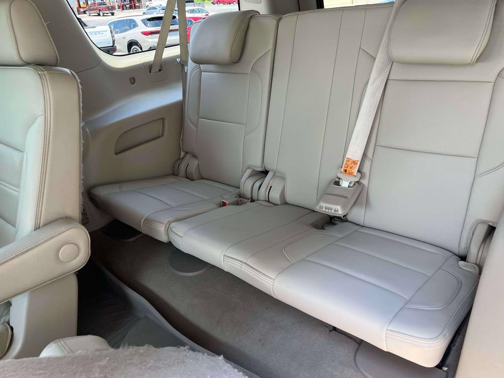 Certified 2020 GMC Yukon XL Denali w/ Denali Premium Package AWD/4WD image 18