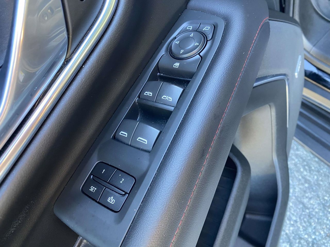 Used 2021 Chevrolet Suburban RST AWD/4WD image 29