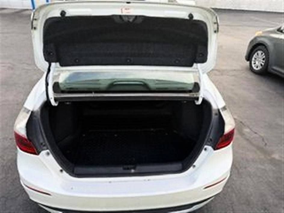 Used 2020 Honda Insight Touring image 8