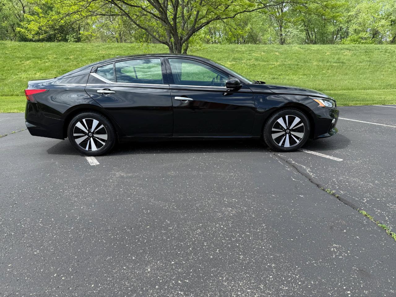 Used 2019 Nissan Altima 2.5 SL FWD image 2