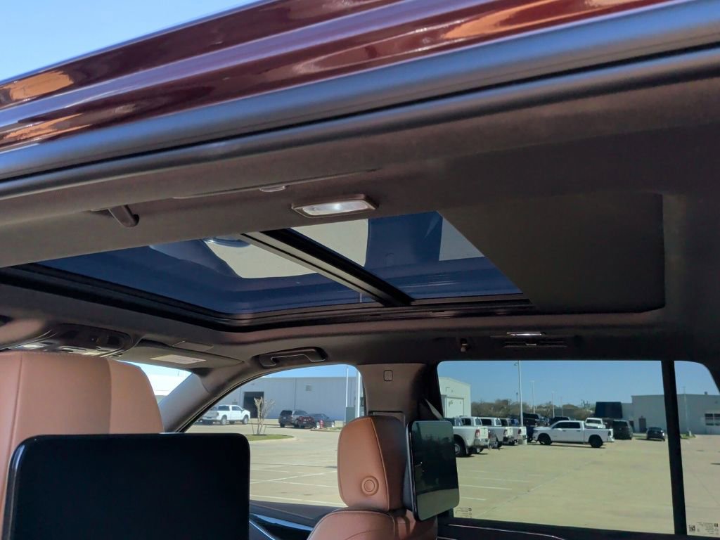 Used 2023 Cadillac Escalade Premium Luxury w/ LPO, Radiant Package image 23