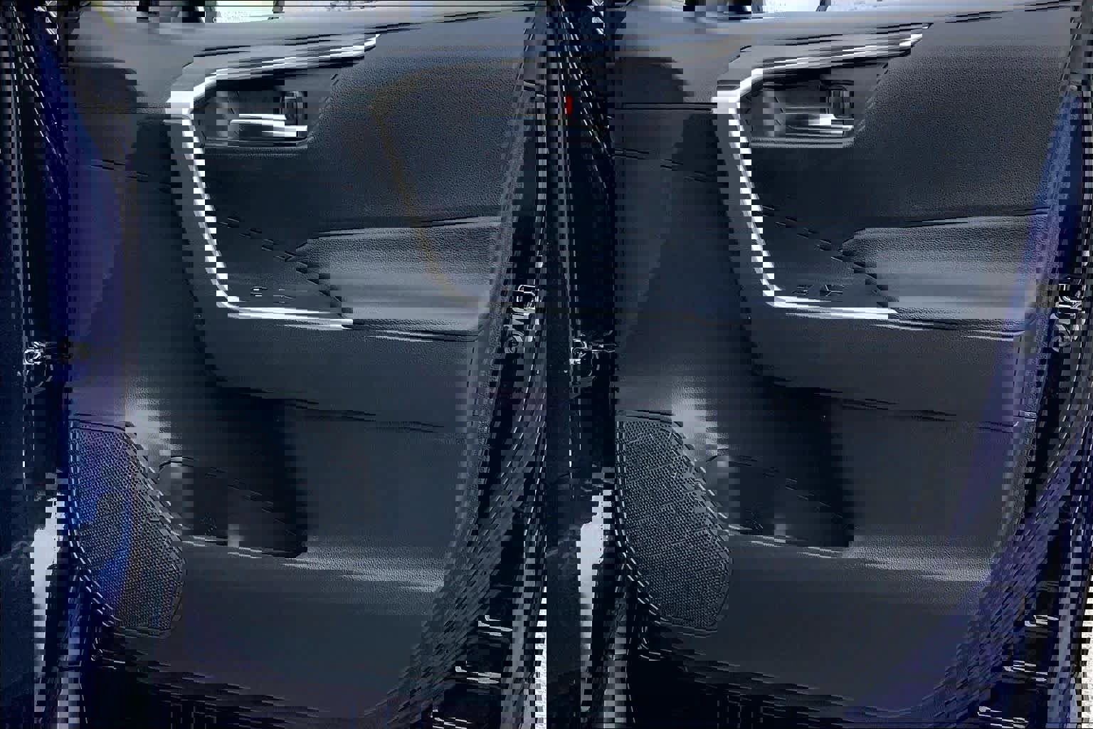 Used 2021 Toyota RAV4 XLE Premium image 21