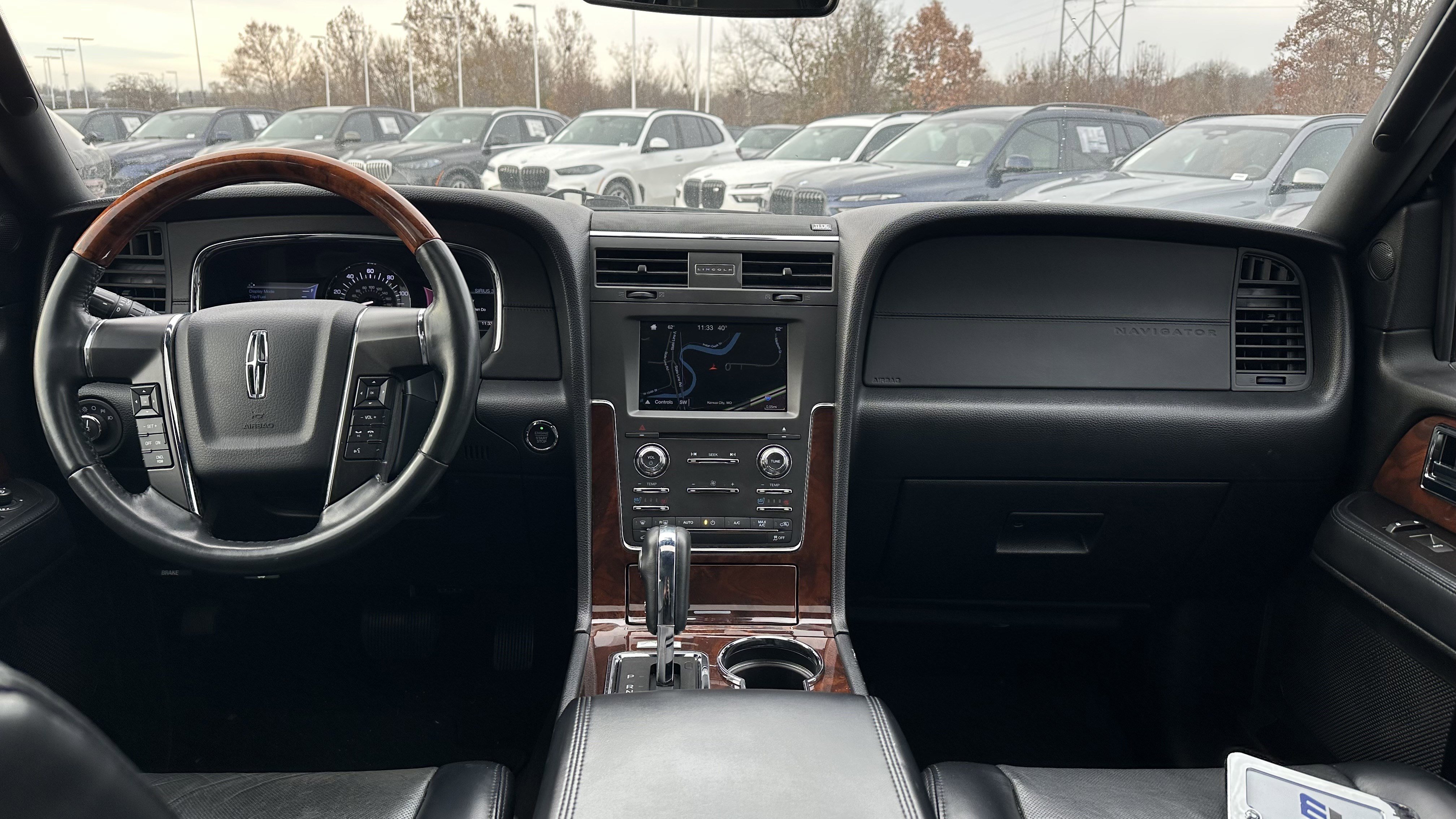 Used 2017 Lincoln Navigator Select image 31