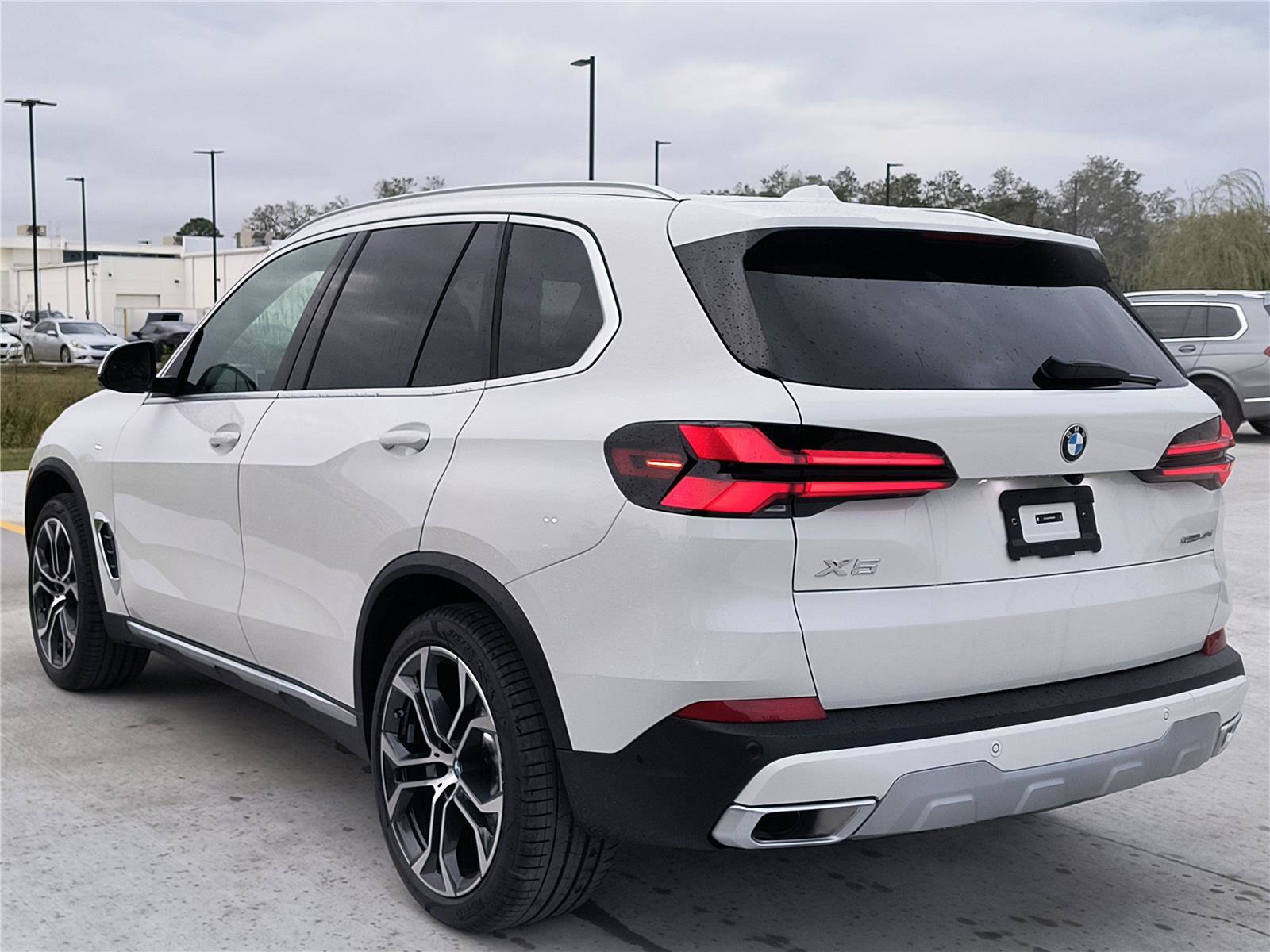 New 2026 BMW X5 sDrive40i image 3