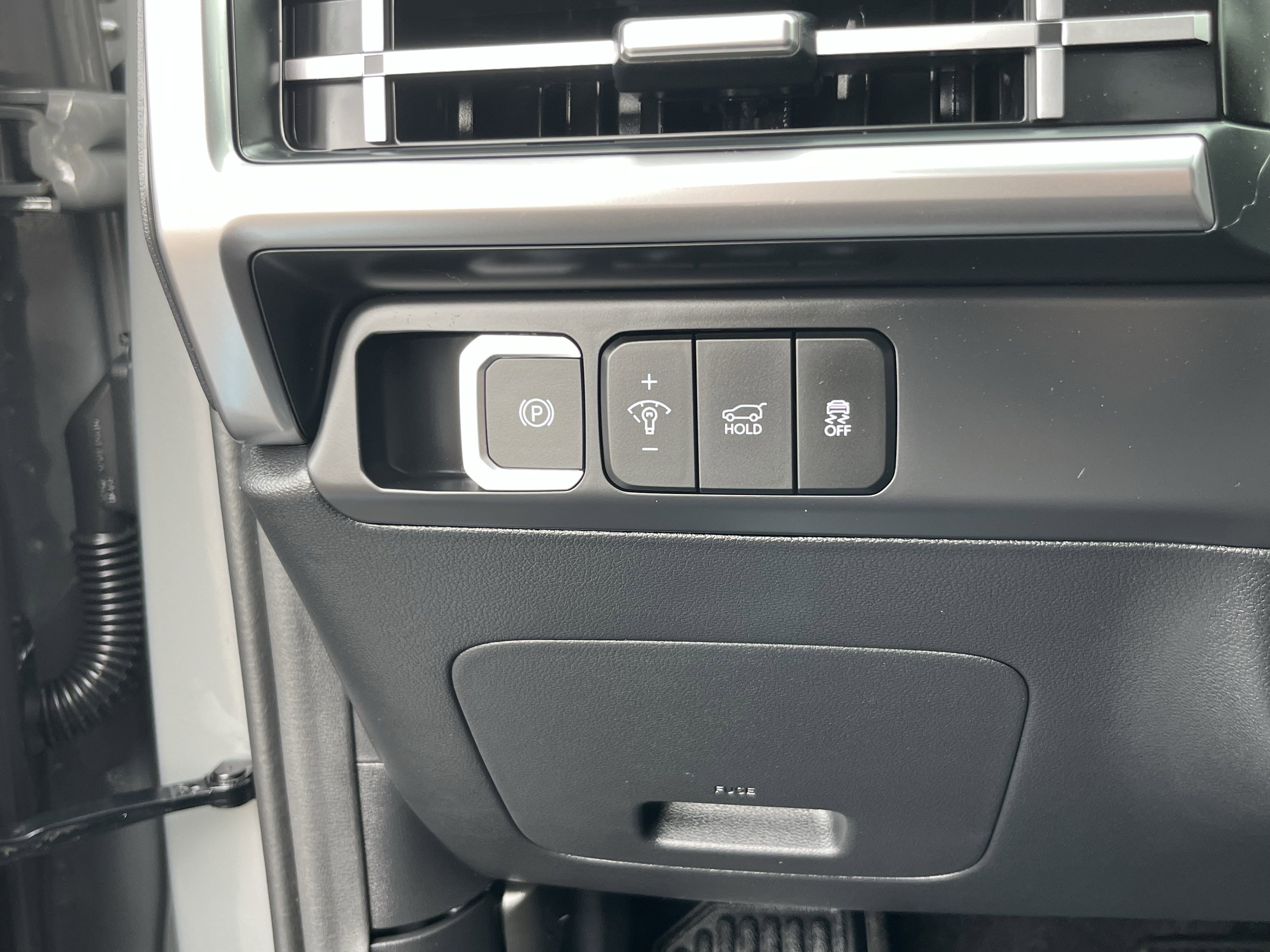 Certified 2024 Hyundai Santa Fe SEL image 25