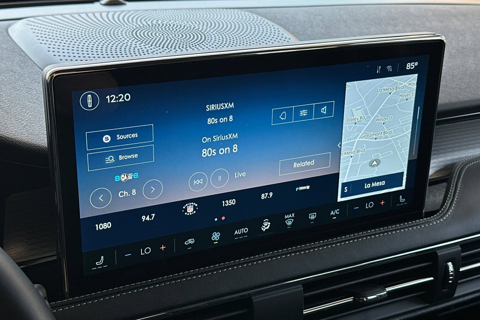 Certified 2025 Lincoln Corsair FWD image 17