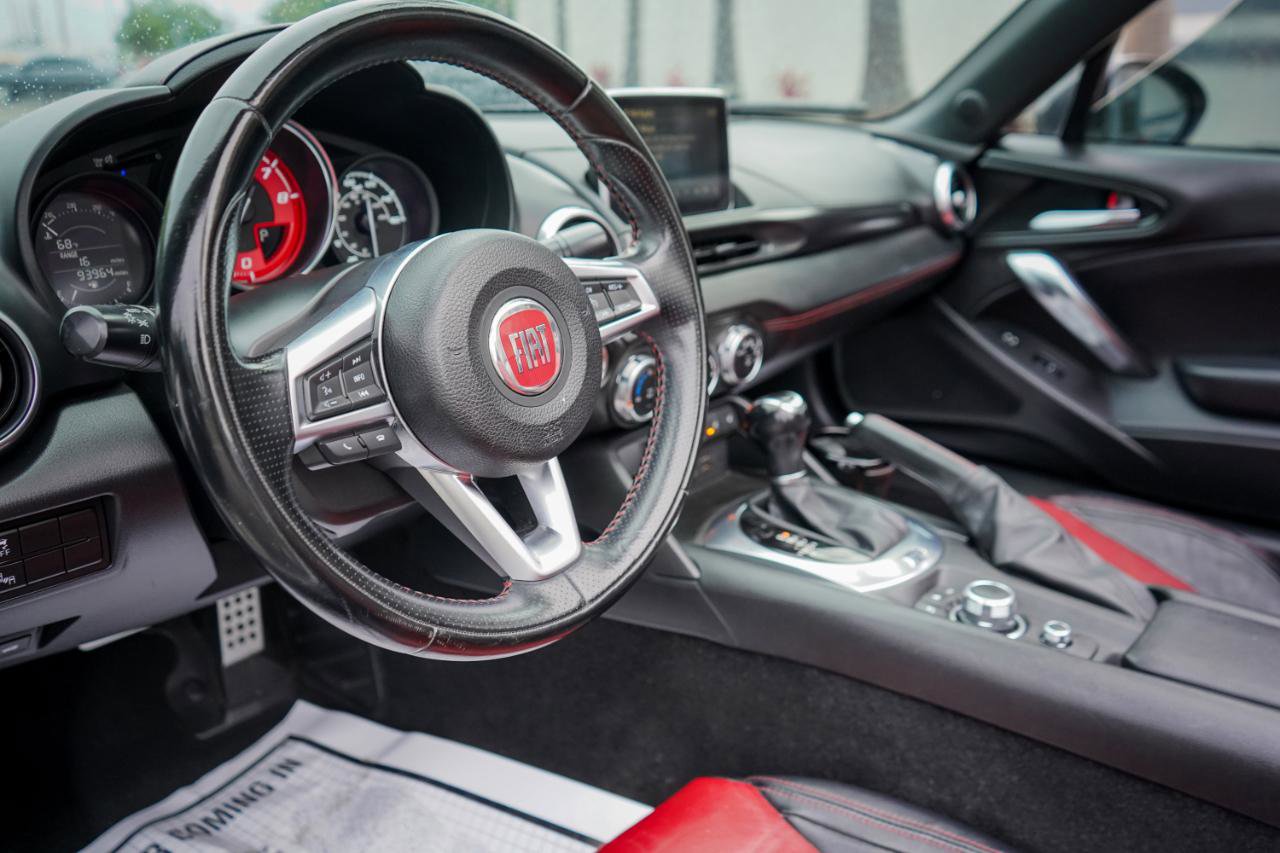 Used 2018 FIAT 124 Spider Abarth w/ Convenience Group image 11