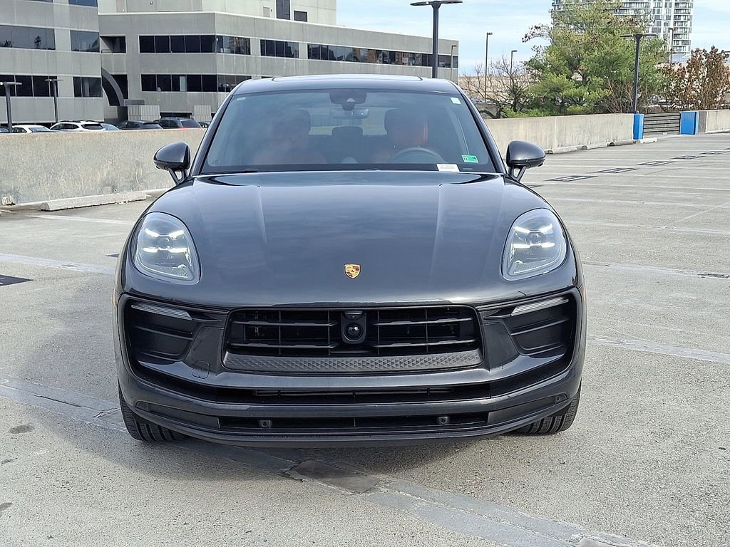 Used 2025 Porsche Macan image 6