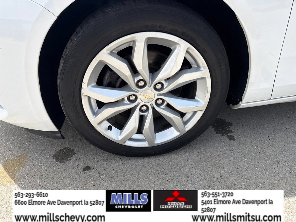 Used 2018 Chevrolet Impala LT w/ Sunroof and Spoiler Package FWD image 9