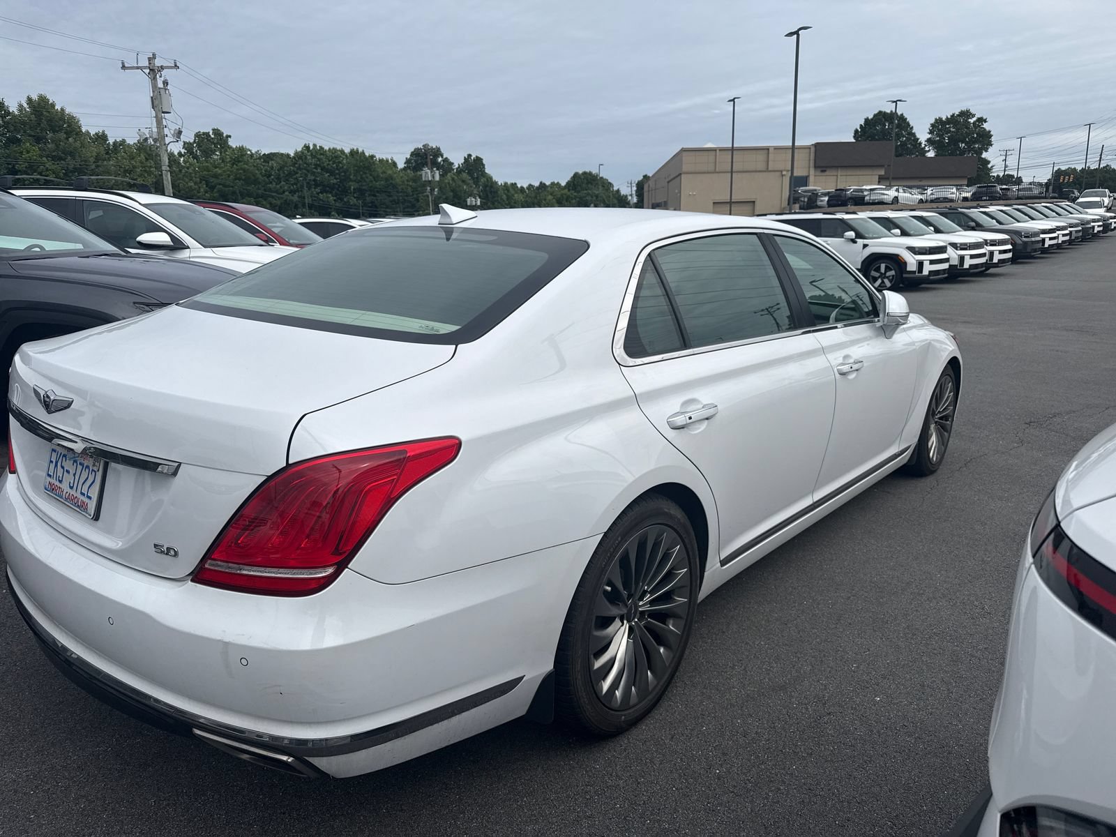 Used 2017 Genesis G90 5.0 Ultimate RWD image 7