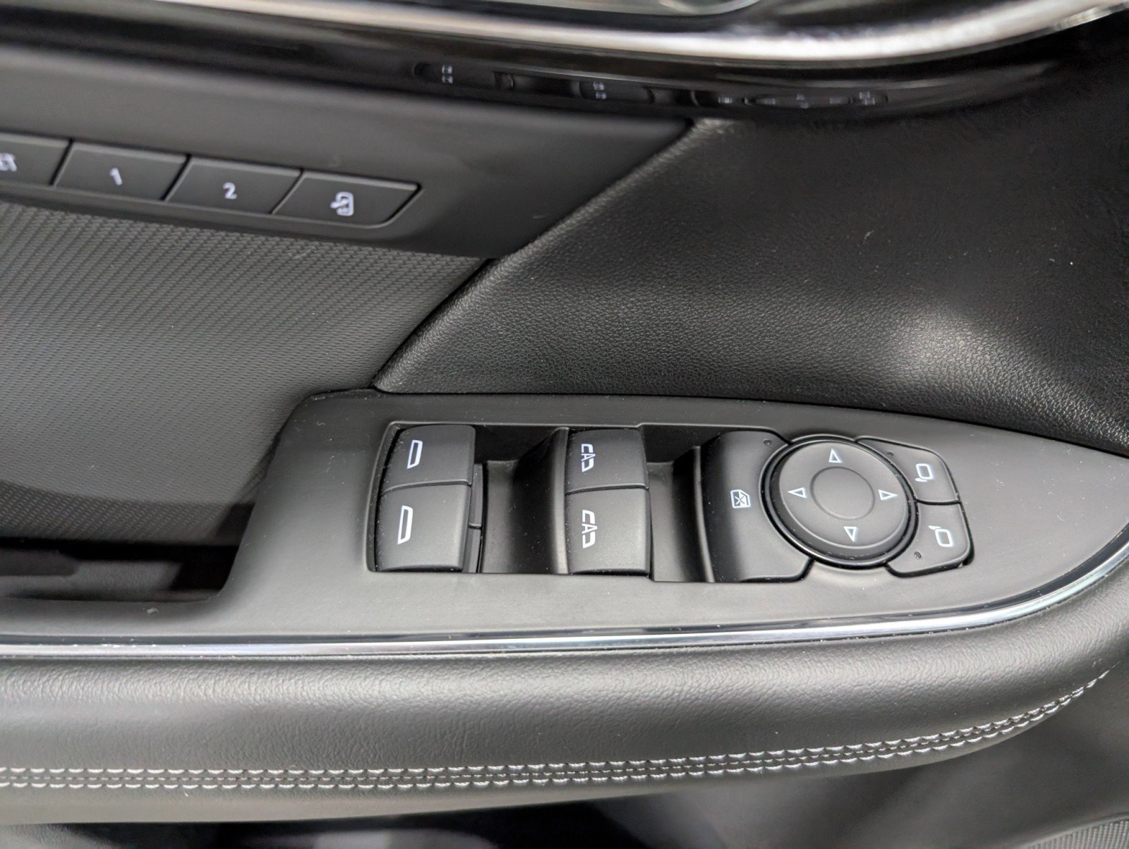 Used 2025 Buick Envision Preferred image 12