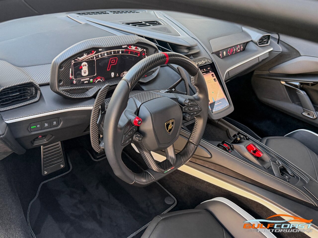 Used 2024 Lamborghini Revuelto image 30