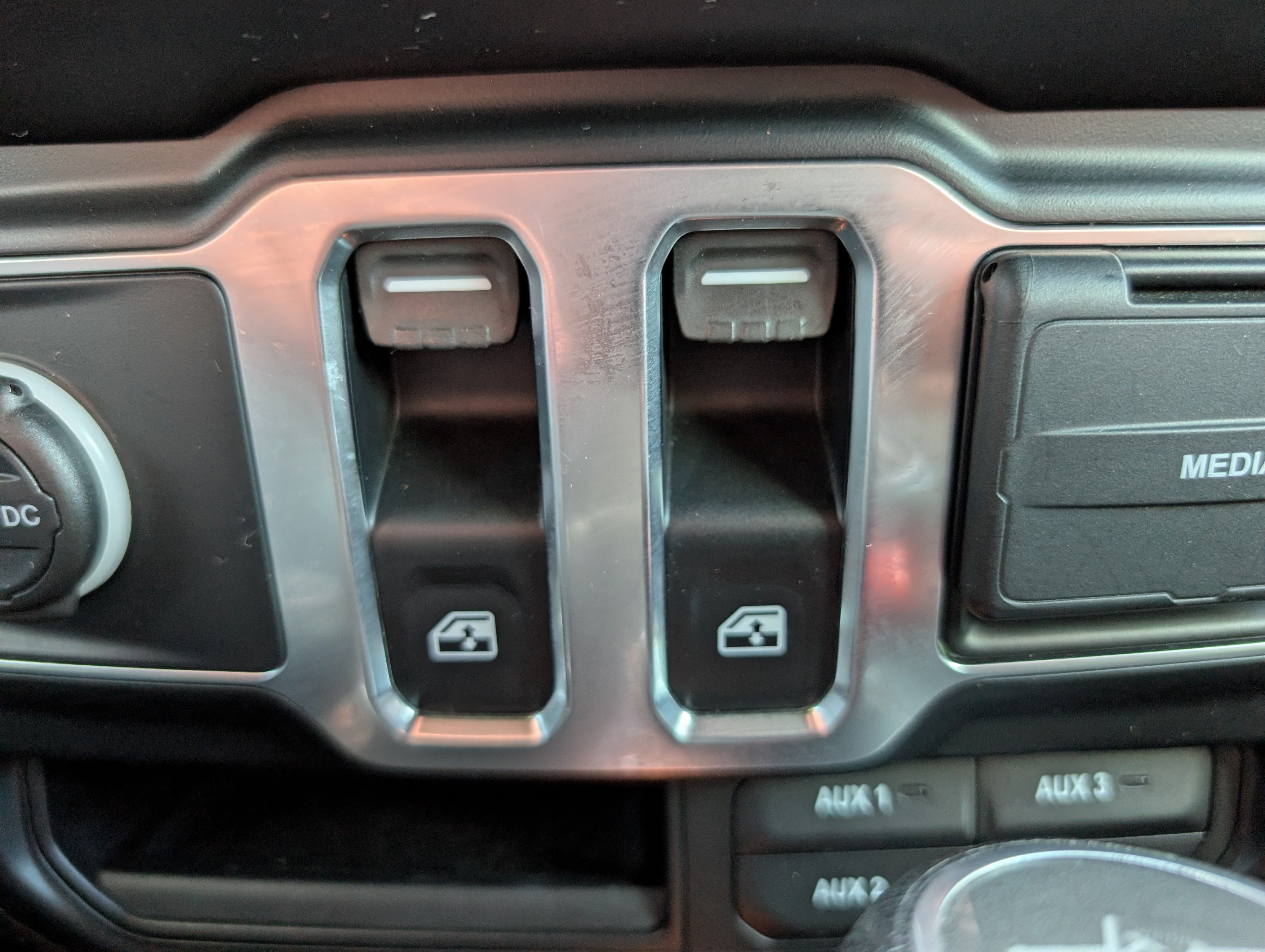 Used 2021 Jeep Wrangler Sport AWD/4WD image 16