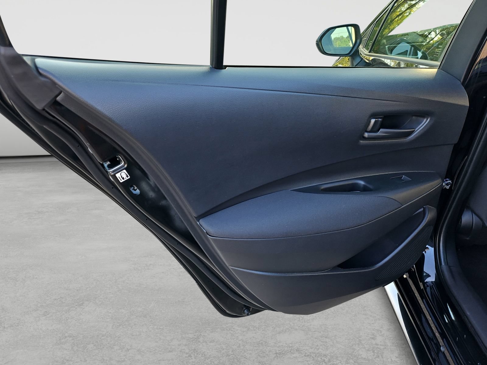 Used 2023 Toyota Corolla LE FWD image 33