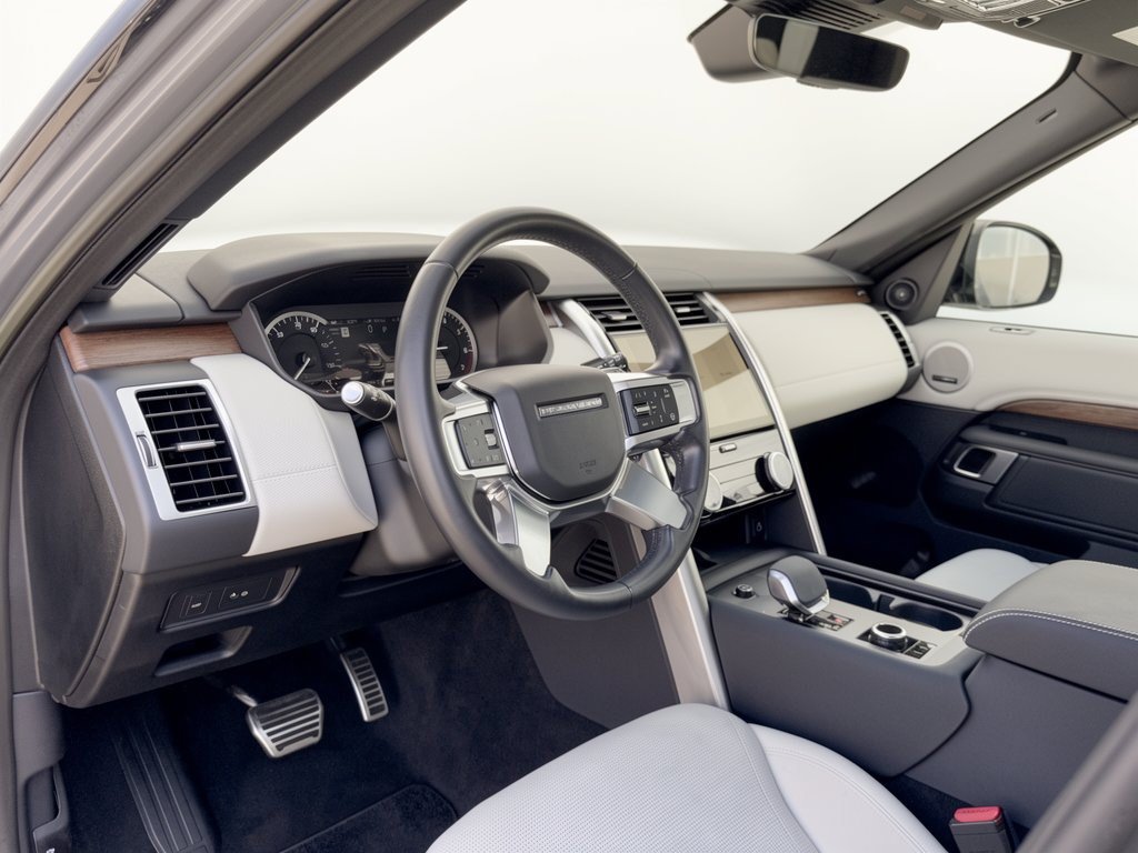 Used 2023 Land Rover Discovery S R-Dynamic AWD/4WD image 4