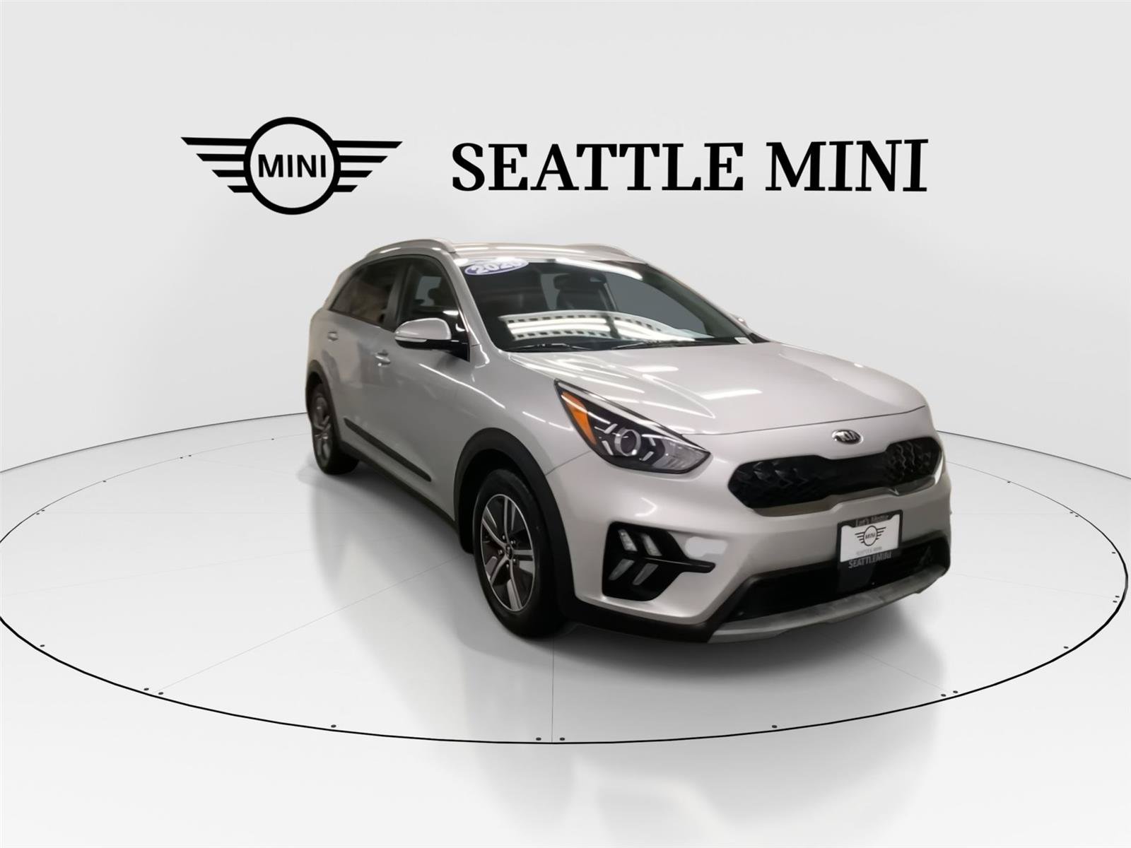 Used 2020 Kia Niro EX FWD image 2