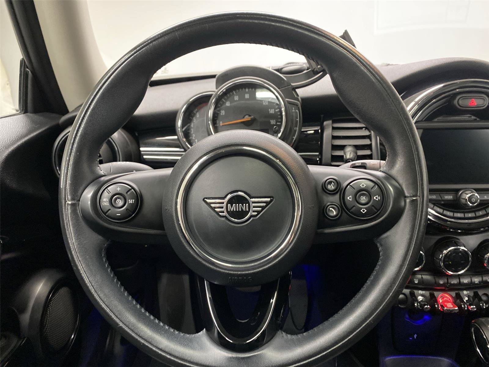 Used 2019 MINI Cooper 2-Door Hardtop FWD image 15