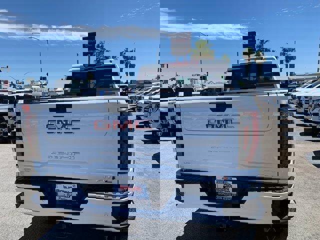 New 2025 GMC Sierra 2500 AT4 w/ AT4 Preferred Package image 7