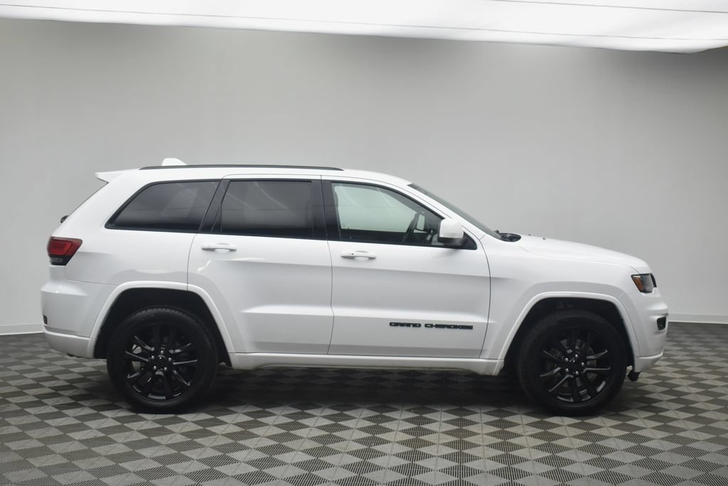 Used 2021 Jeep Grand Cherokee Laredo X AWD/4WD image 13