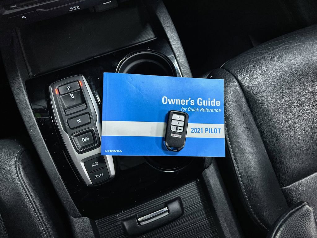Used 2021 Honda Pilot Touring image 11