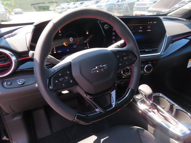 Used 2026 Chevrolet Trax RS w/ Sunroof Package FWD image 15