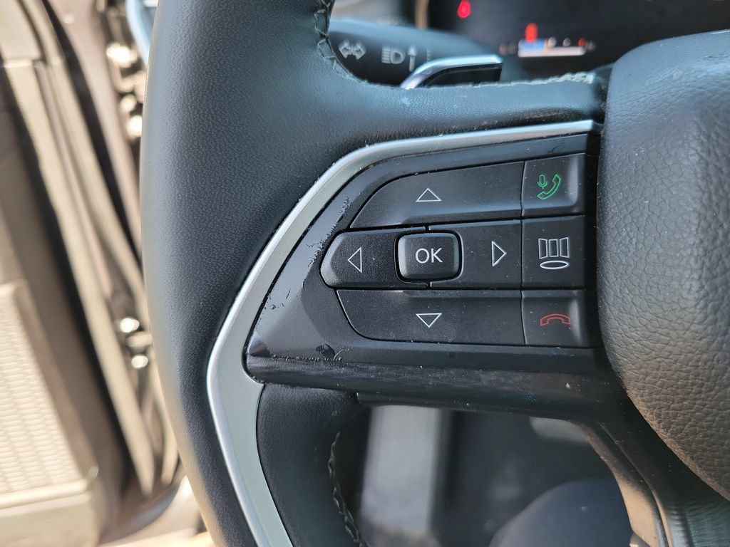 Used 2024 Jeep Grand Cherokee Altitude AWD/4WD image 20
