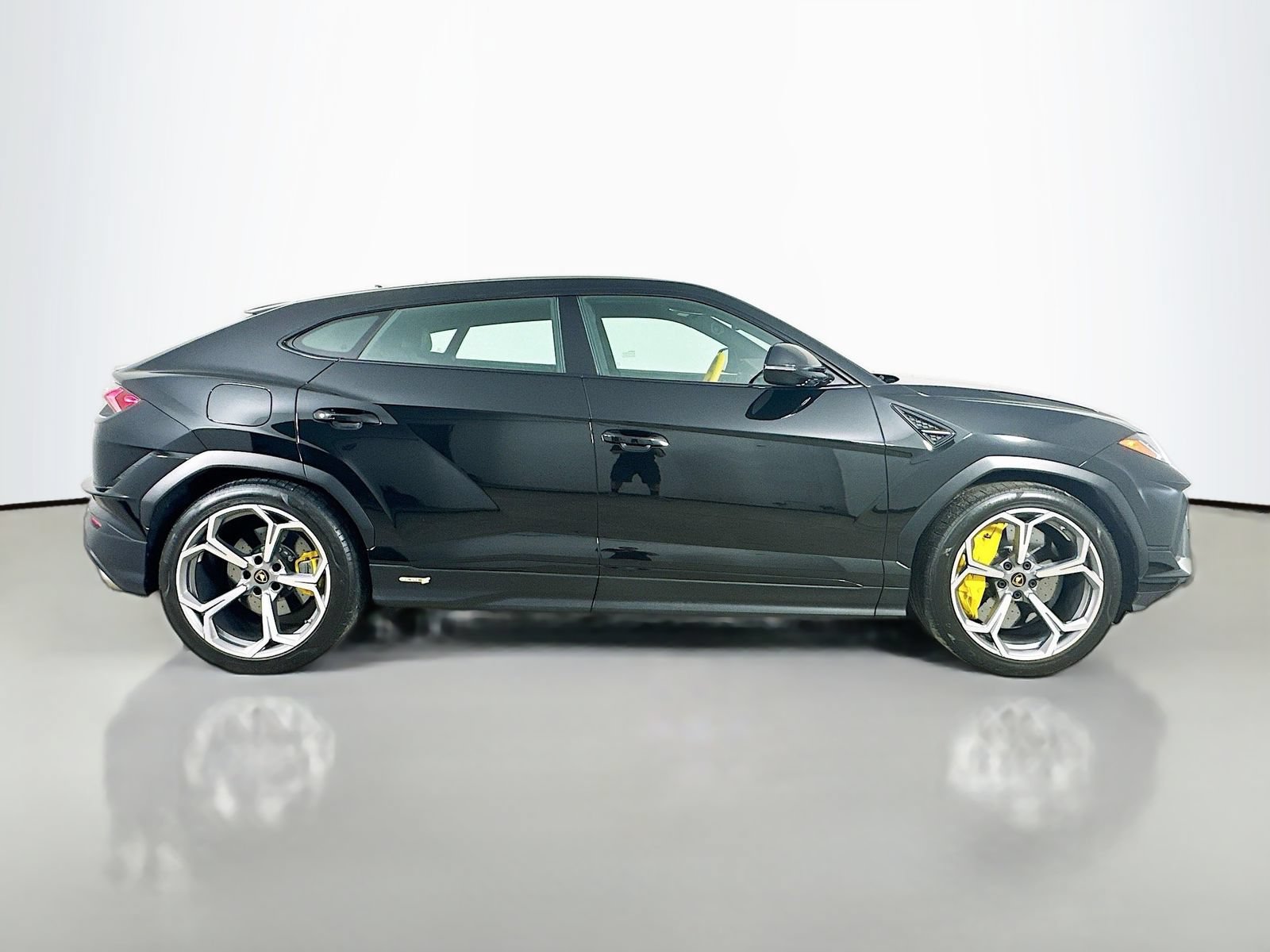 Used 2024 Lamborghini Urus S AWD/4WD image 4