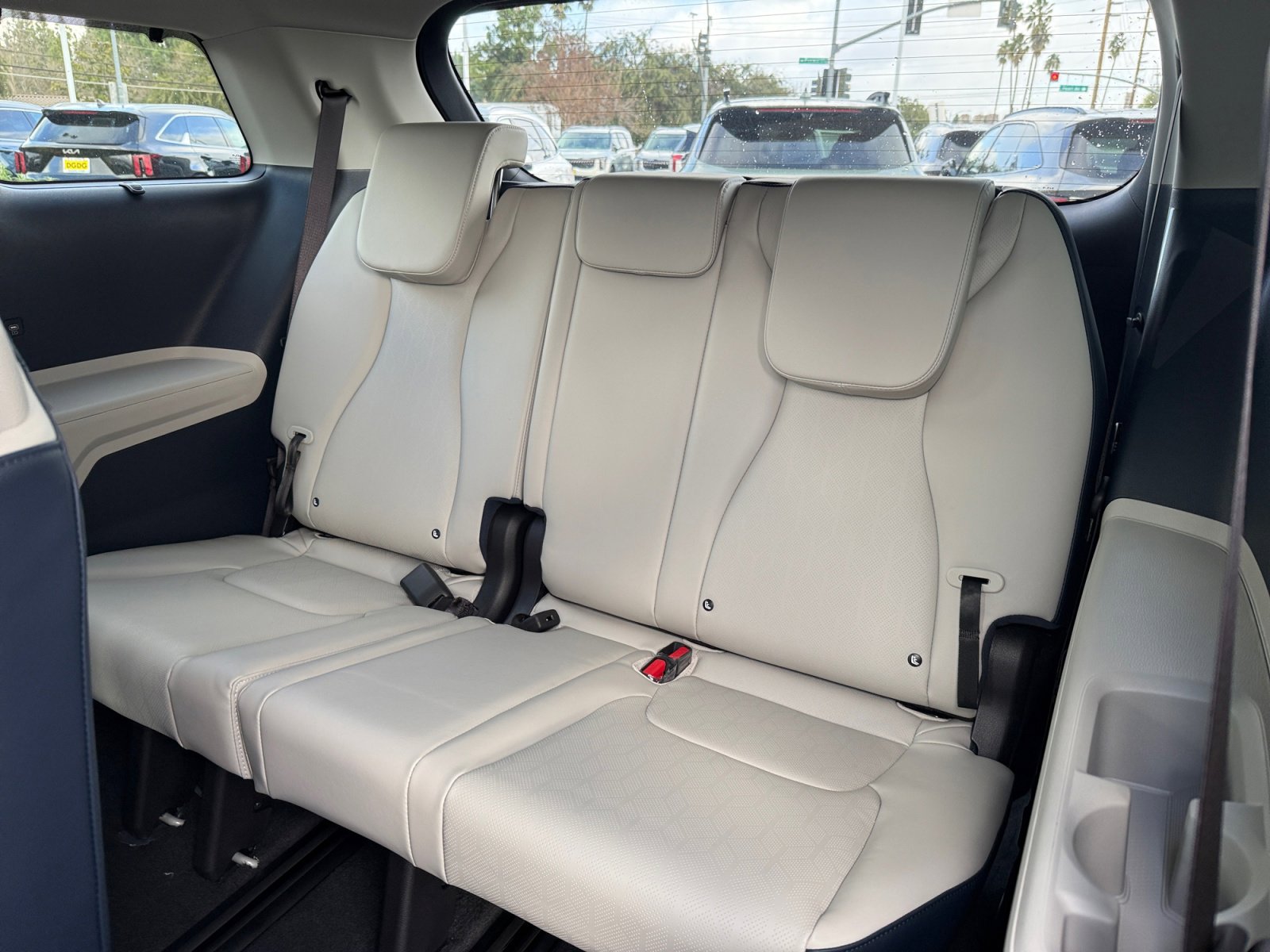 New 2026 Kia Carnival SX image 21