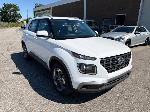 New 2026 Hyundai Venue SEL FWD image 18