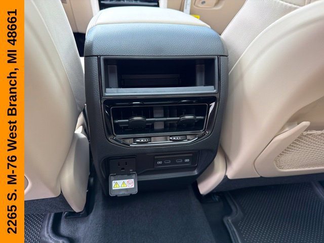 New 2027 Jeep Grand Cherokee Limited AWD/4WD image 20