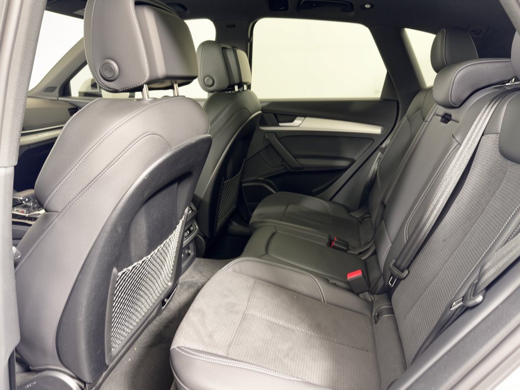 Certified 2024 Audi Q5 e Premium Plus w/ Premium Plus Package AWD/4WD image 25