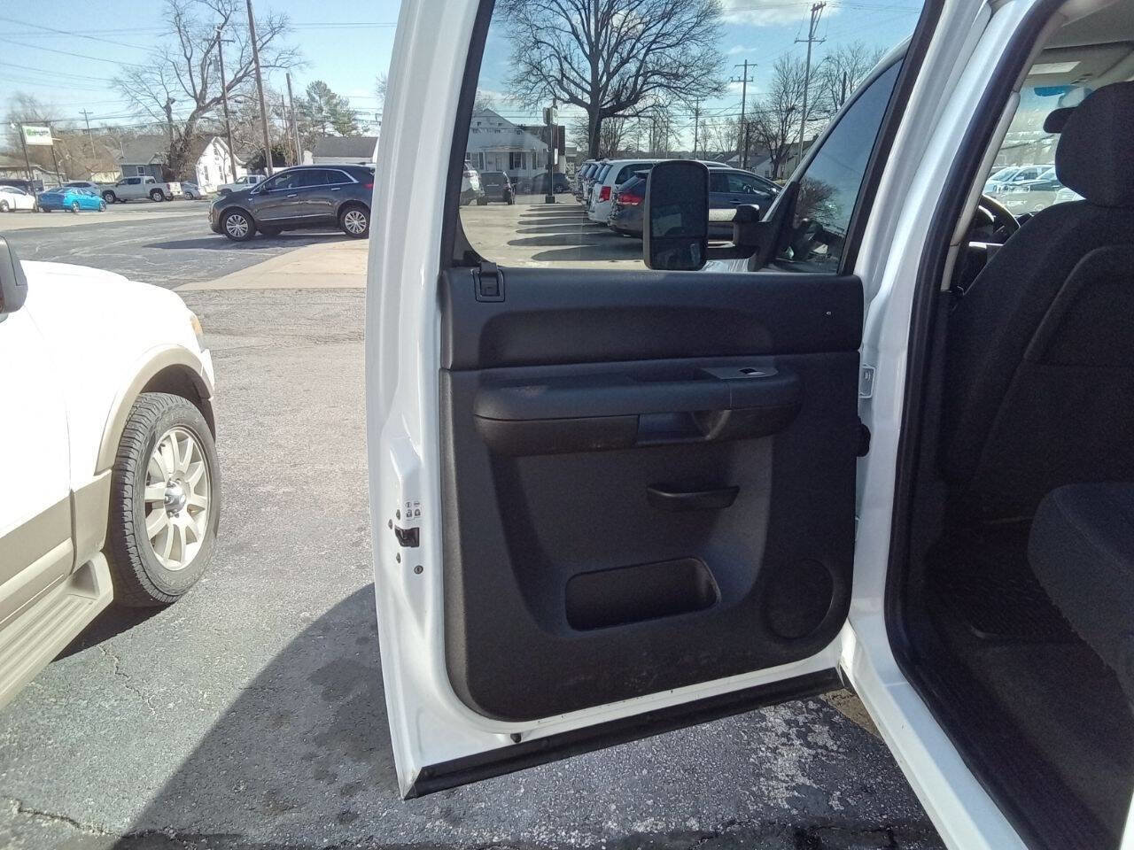 Used 2011 Chevrolet Silverado 2500 LT w/ Interior Plus Package image 8