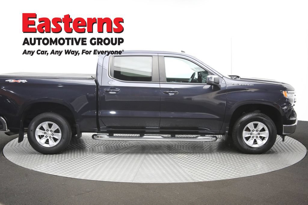 Used 2022 Chevrolet Silverado 1500 LT w/ Convenience Package II AWD/4WD image 45