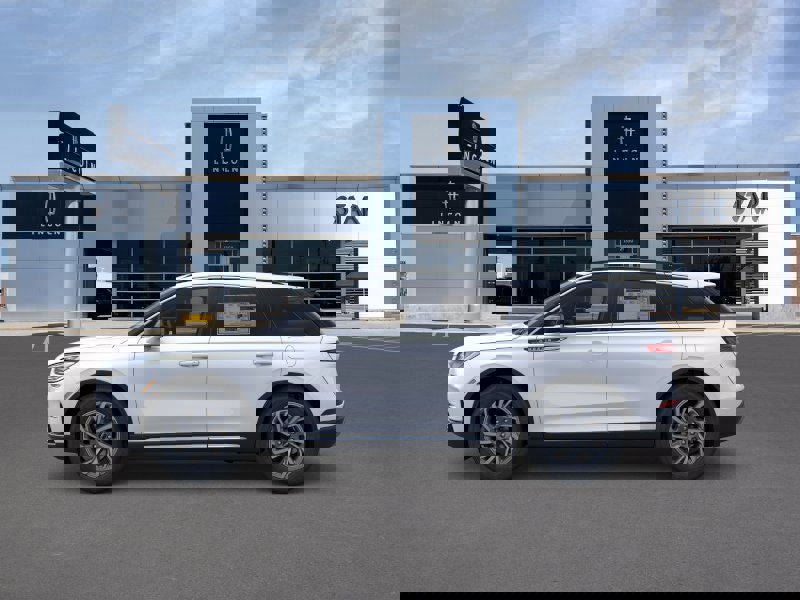 New 2026 Lincoln Corsair Premiere image 3